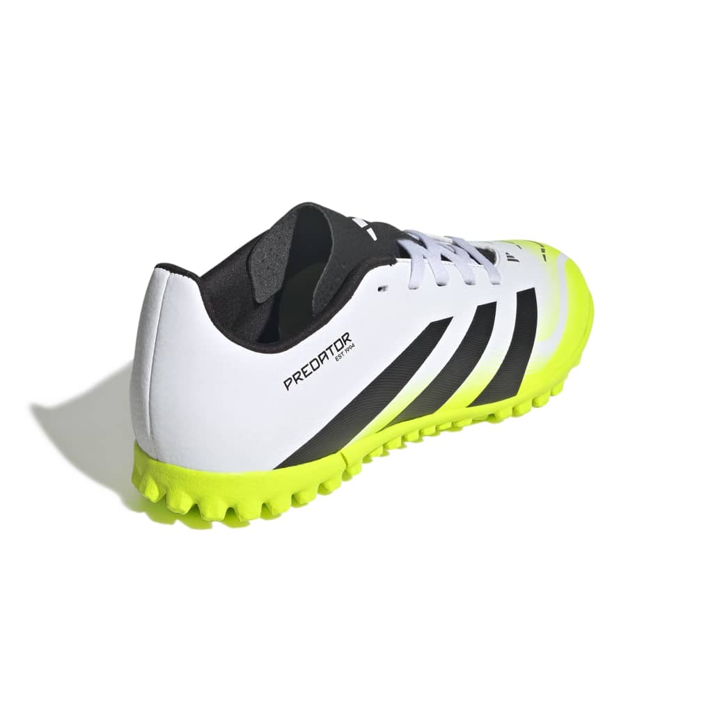 Chuteira Adidas Predator Club Infantil vista traseira lateral com detalhes em preto e amarelo